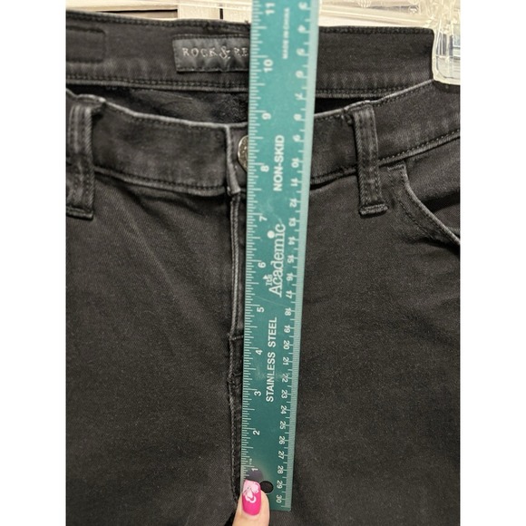 Rock & Republic Kendall Black Crop Denim Jeans Size 12 Mid Rise Pockets Zip Logo - Picture 2 of 8